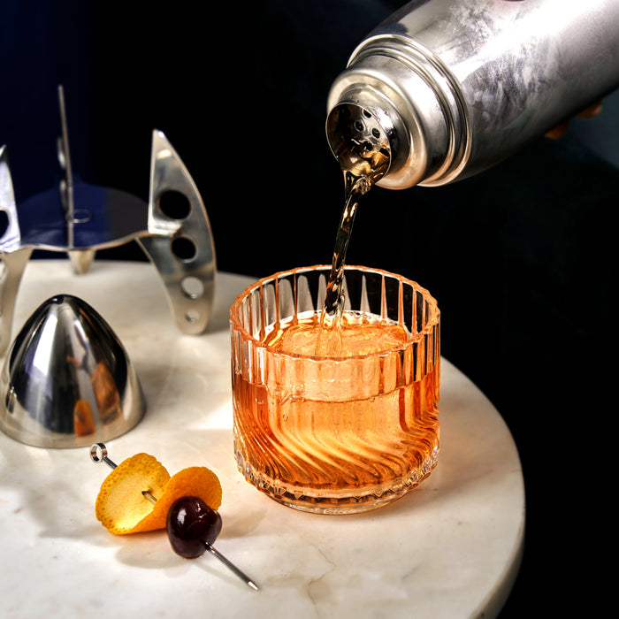 Glacier Whiskey Ice Cube Tray with Lid in Grey
