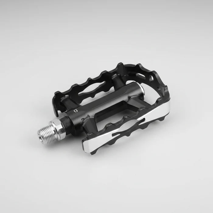 Race Pedals 9/16" Sealed Bearings Alloy Body/Cro-mo Axle - Silver/Black
